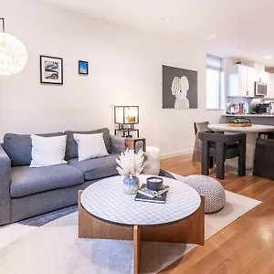 Ballard's Pet-friendly Mid Century + Rooftop Deck Seattle